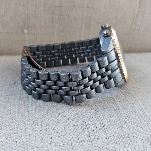 Geneva Women Wristwatch Grey Tone Metal Chain Strap Analog Quartz Watch - Picture 5 of 11